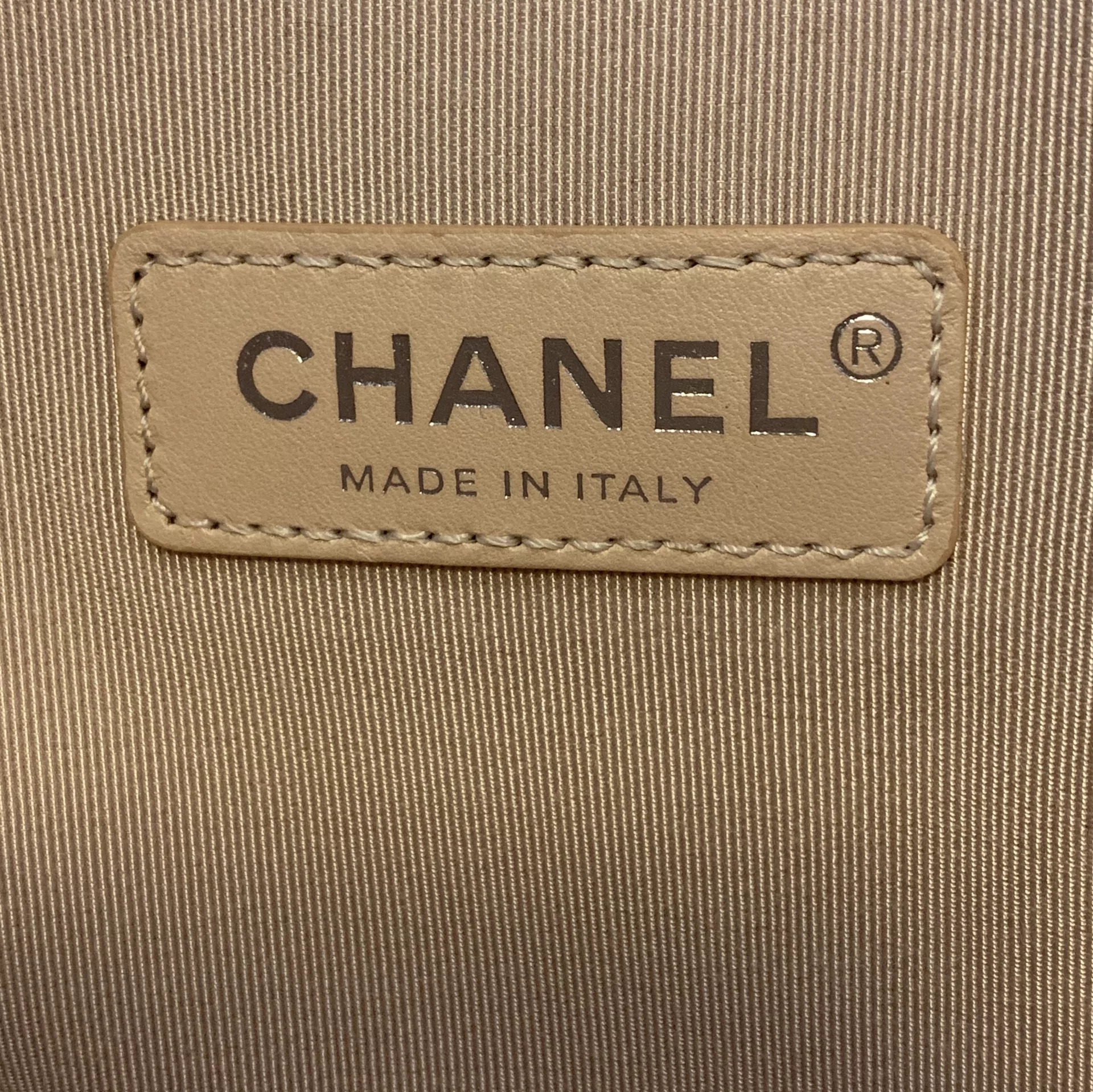 Bolsa Chanel Boy Creme