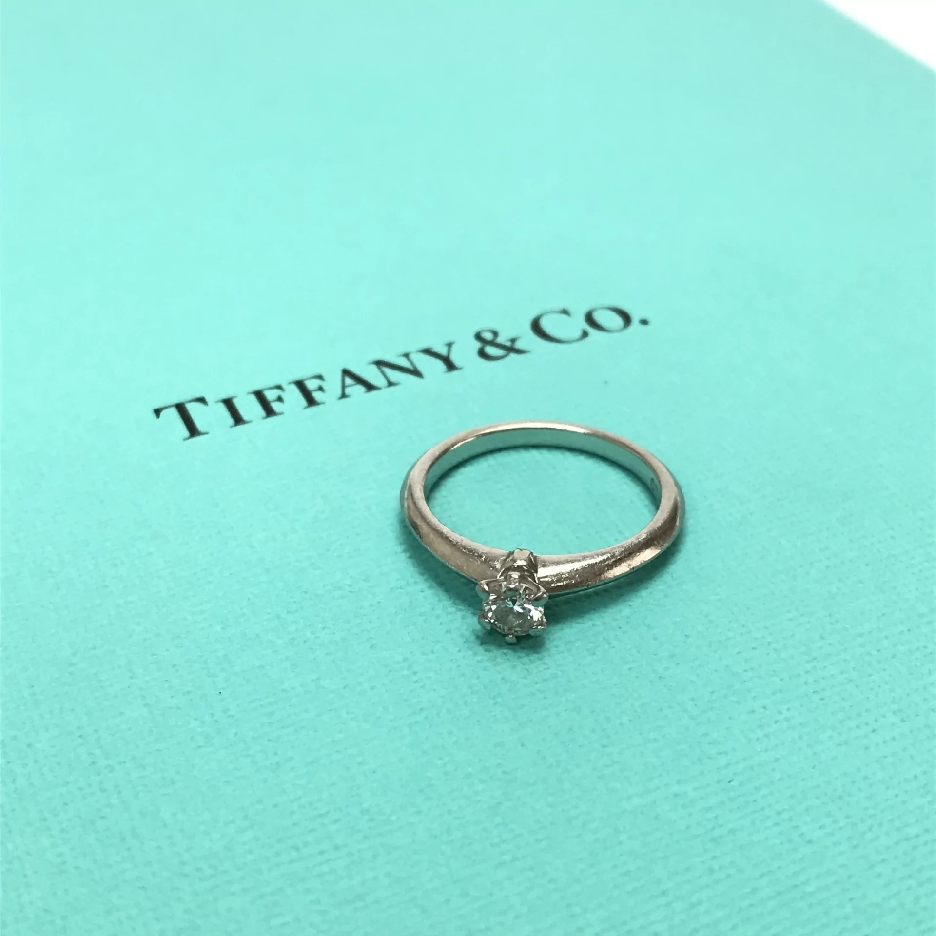 Anel Solitário Tiffany & Co. Diamante