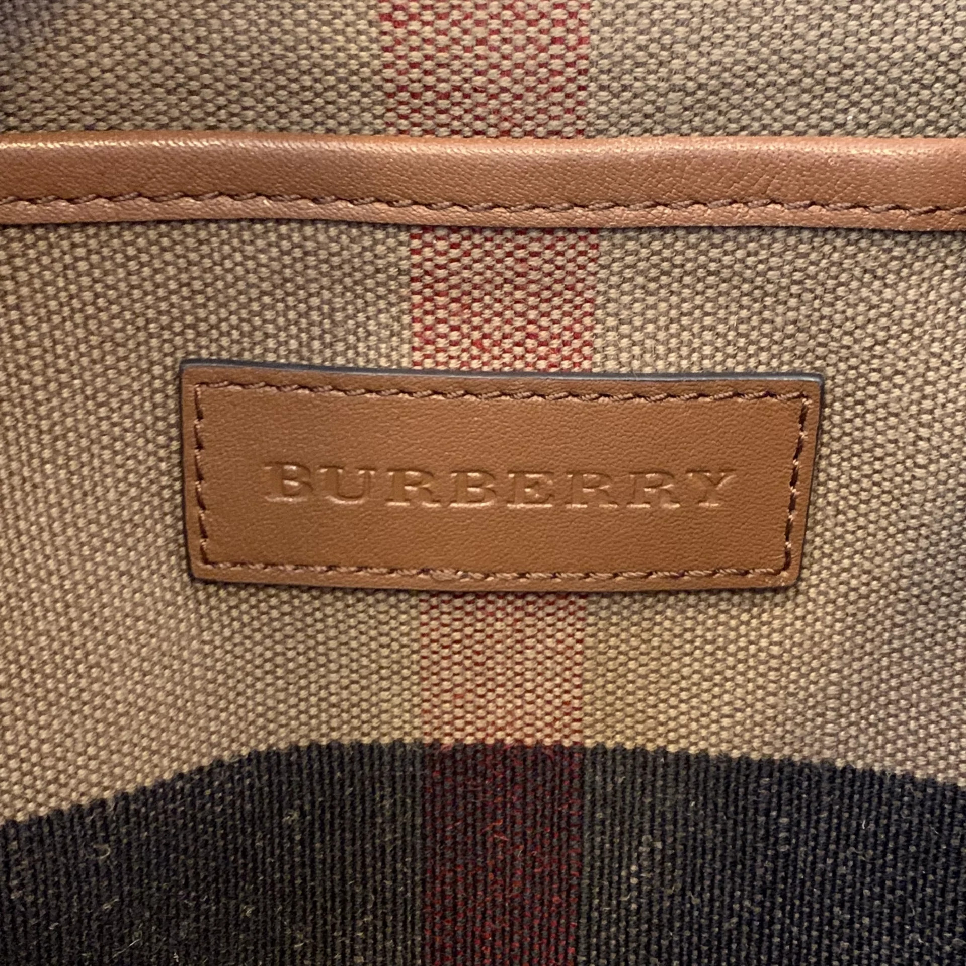 Mochila Burberry Tecido Xadrez 