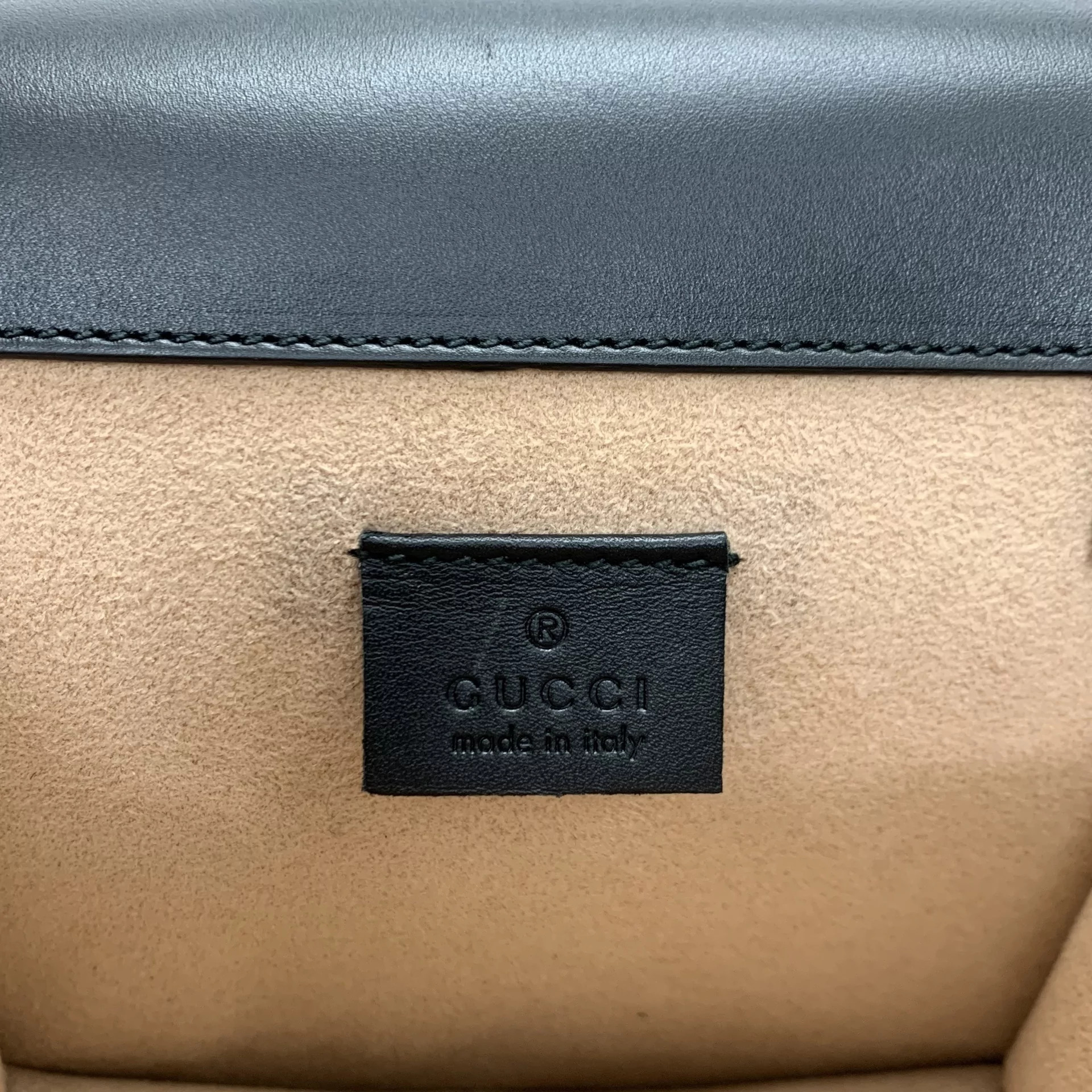 Bolsa Gucci Osiride GG Pequena
