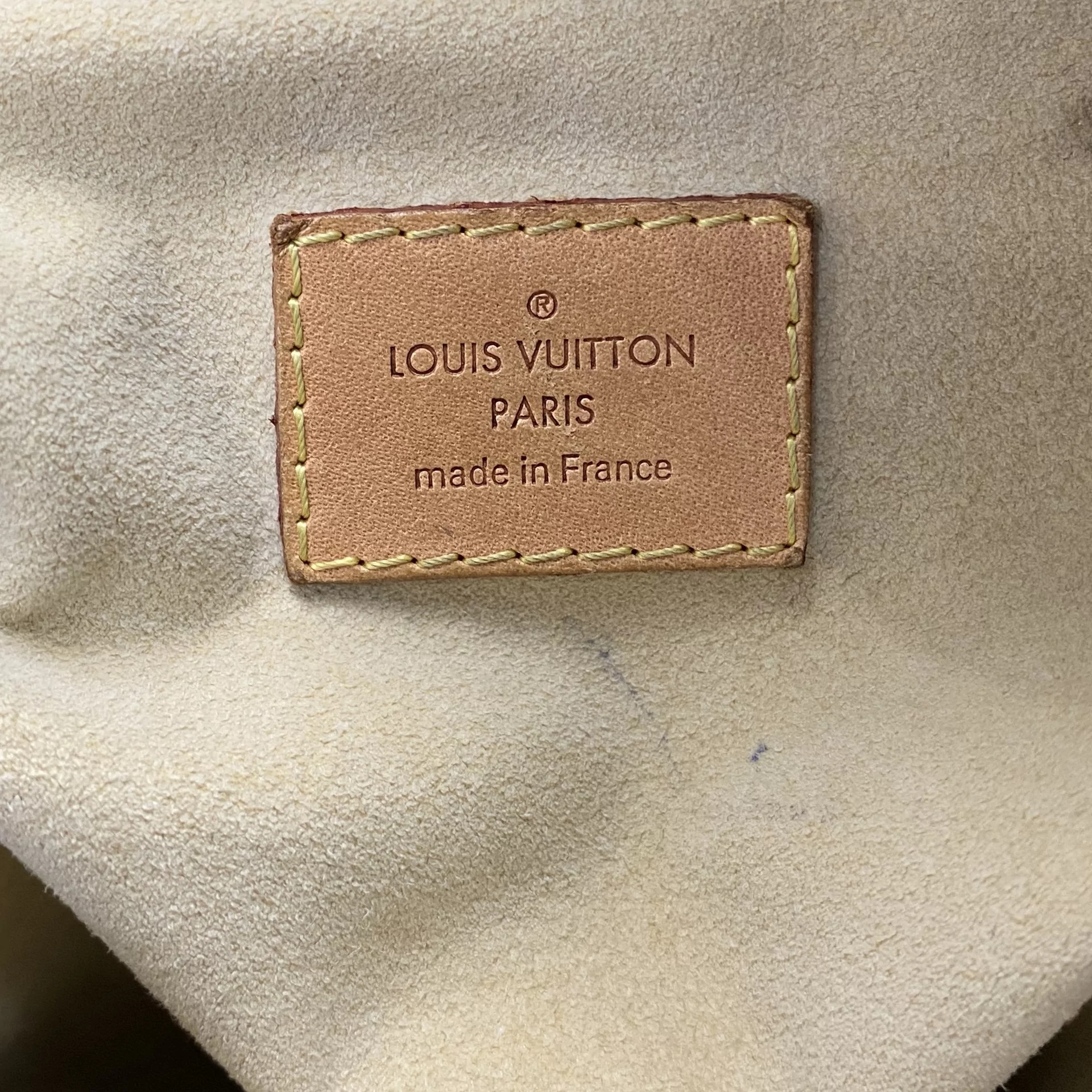 Bolsa Louis Vuitton Artsy Monograma MM