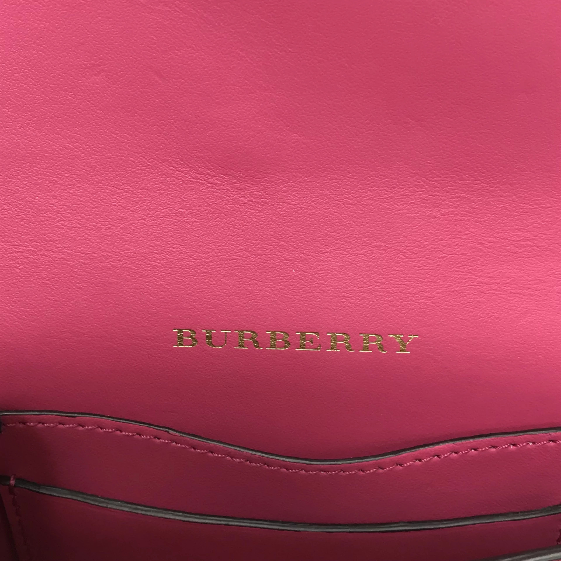Bolsa Burberry Rosa Metalizada