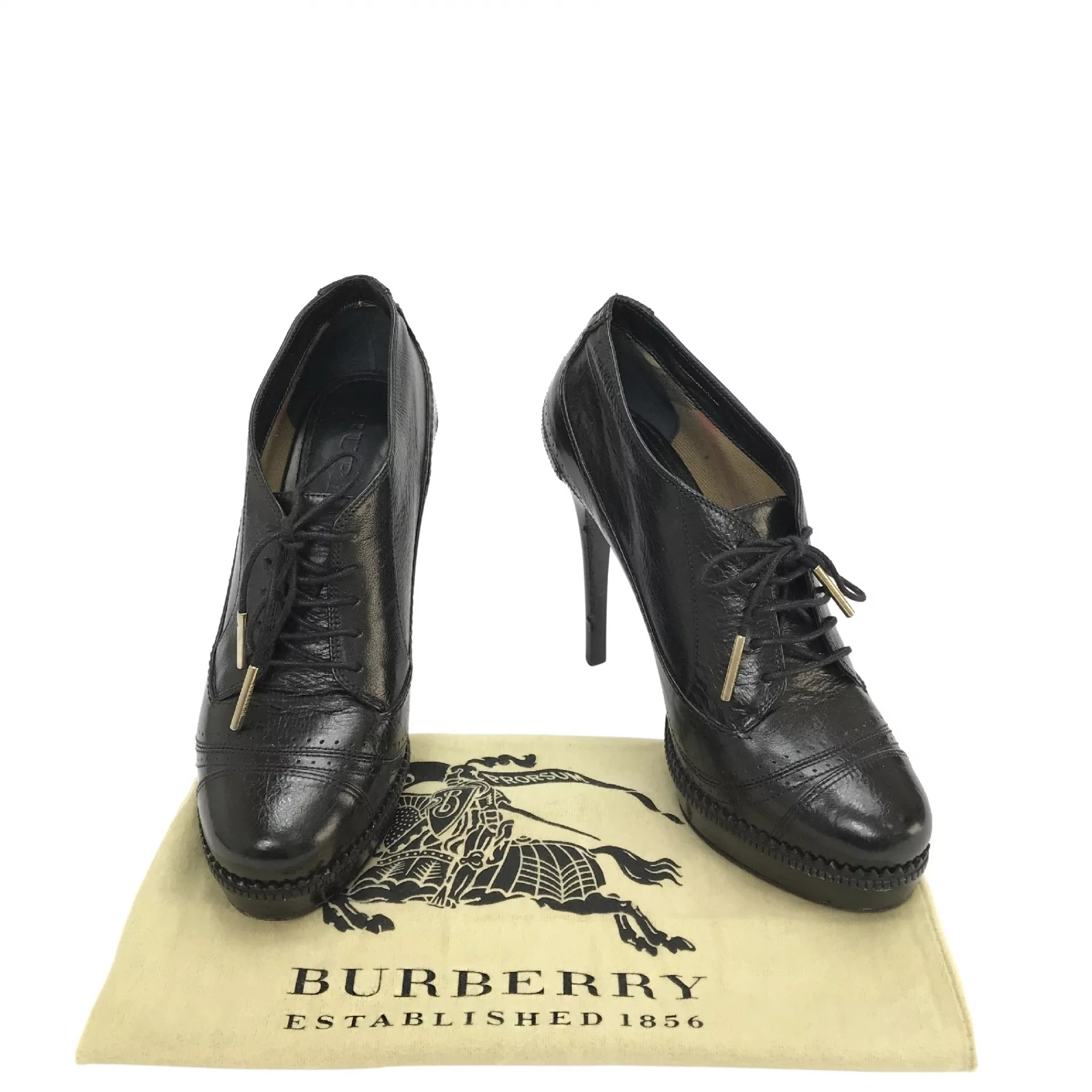 Bota Burberry Couro Preto