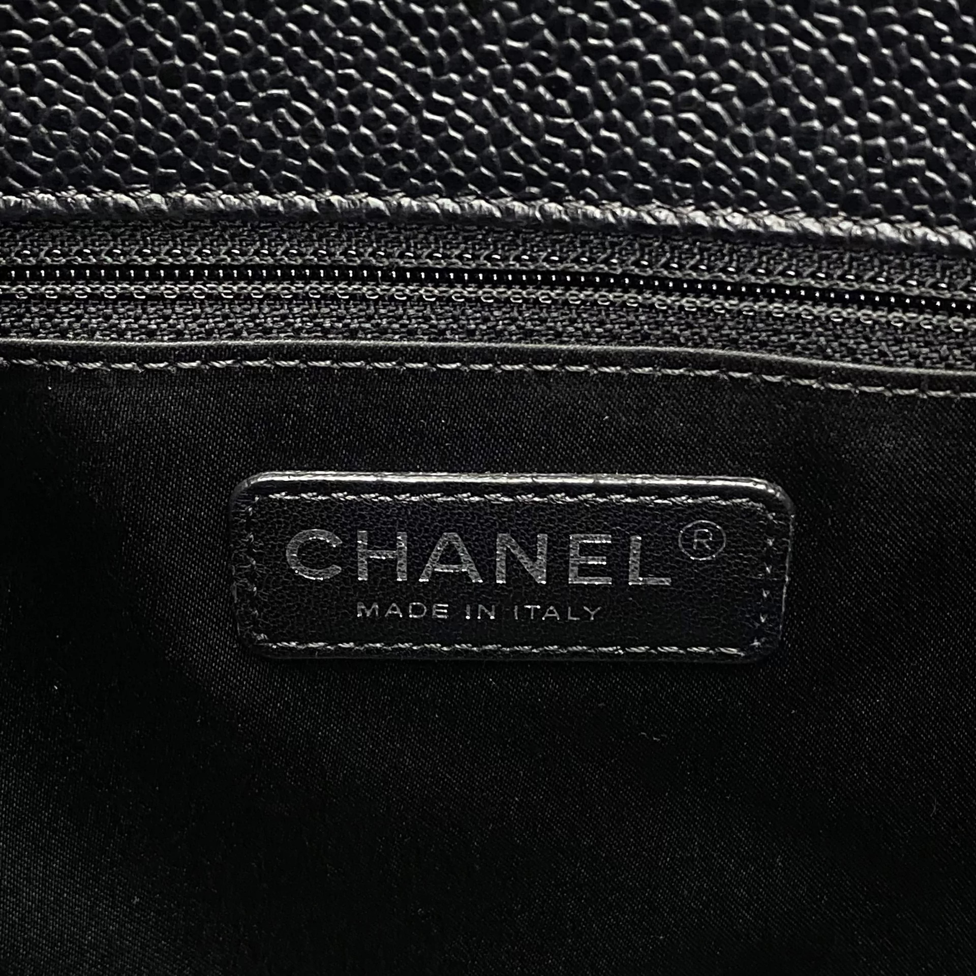Bolsa Chanel Shopper Couro Caviar Preto