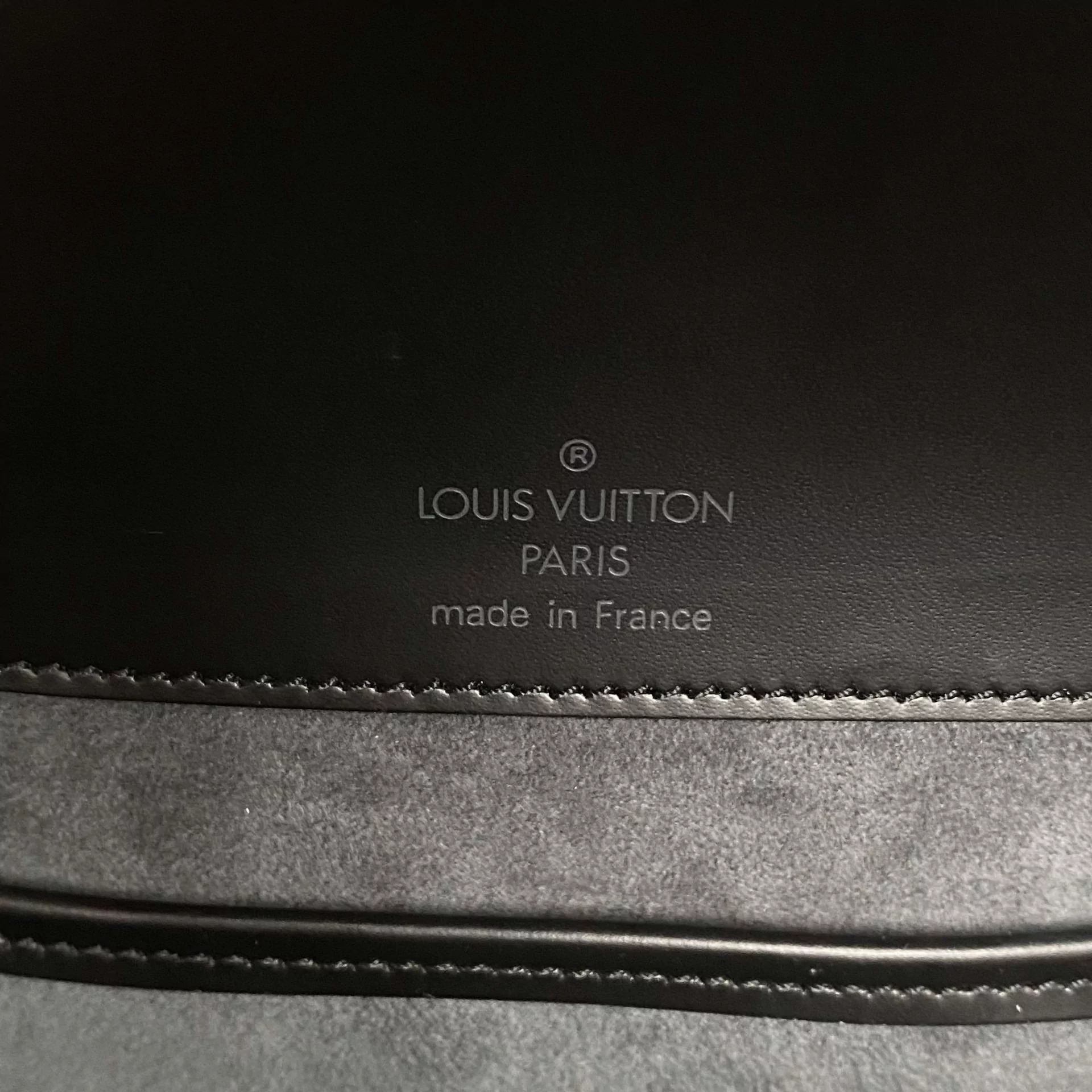 Bolsa Louis Vuitton Nocture PM Preta